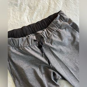 Lululemon on the fly pant 7/8 length, size 12